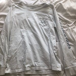 Vineyard vines long sleeve T shirt